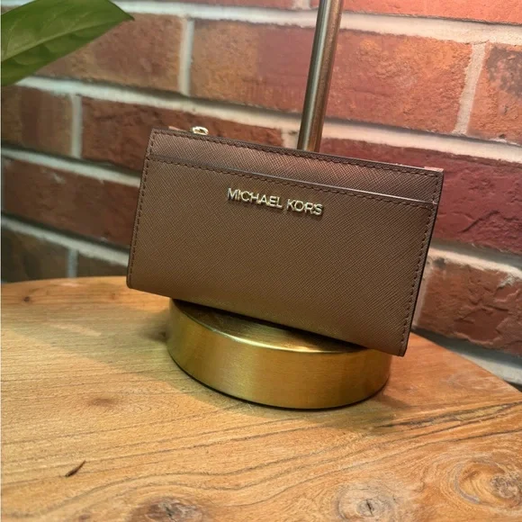 Michael Kors Brown Saffiano Leather wallet with Gold Logo - Picture 1 of 4